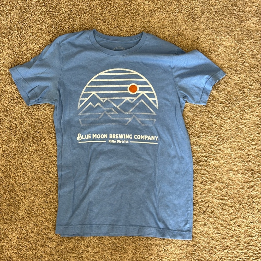 Blue moon tee